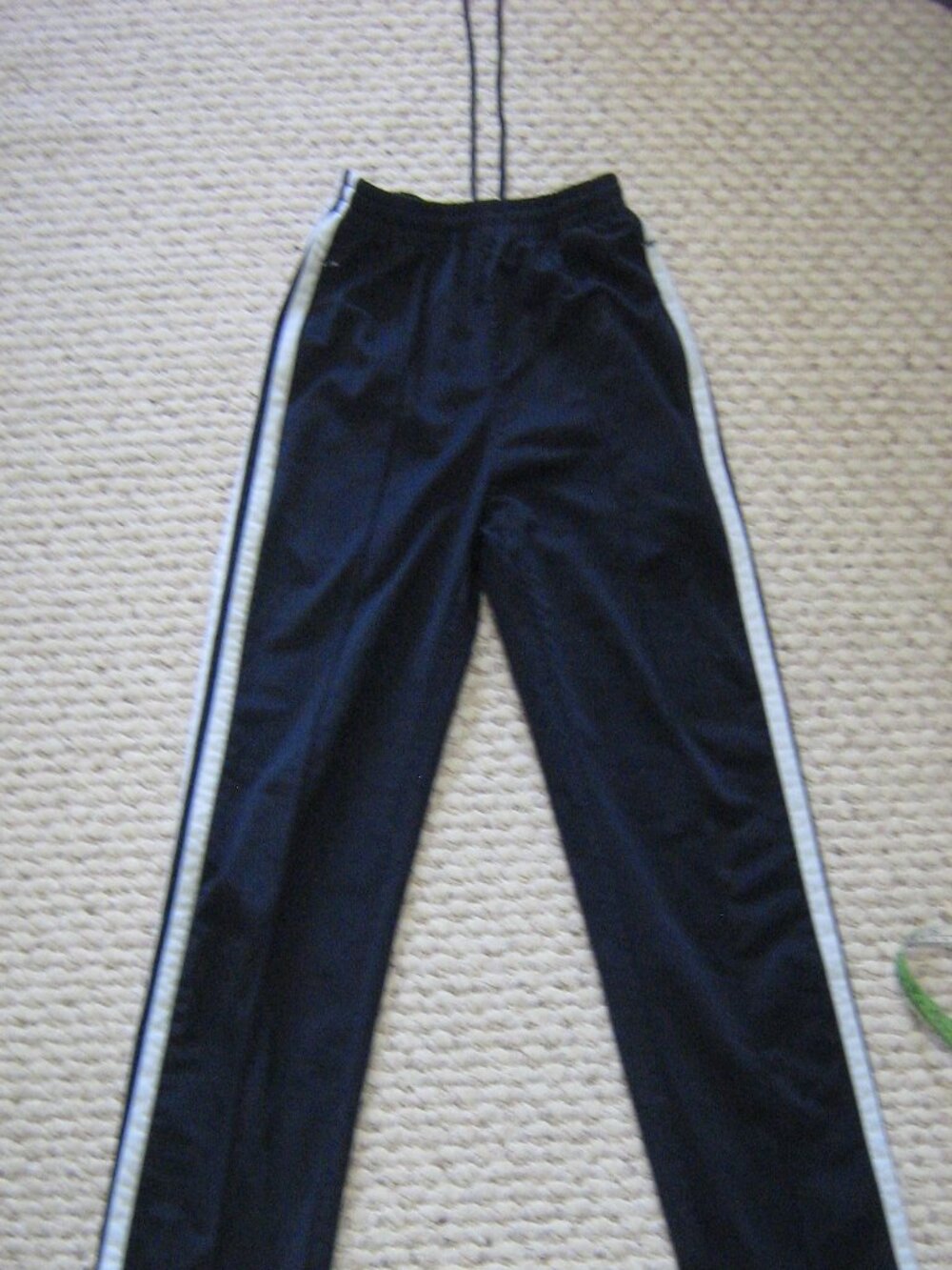 her world sweatpants